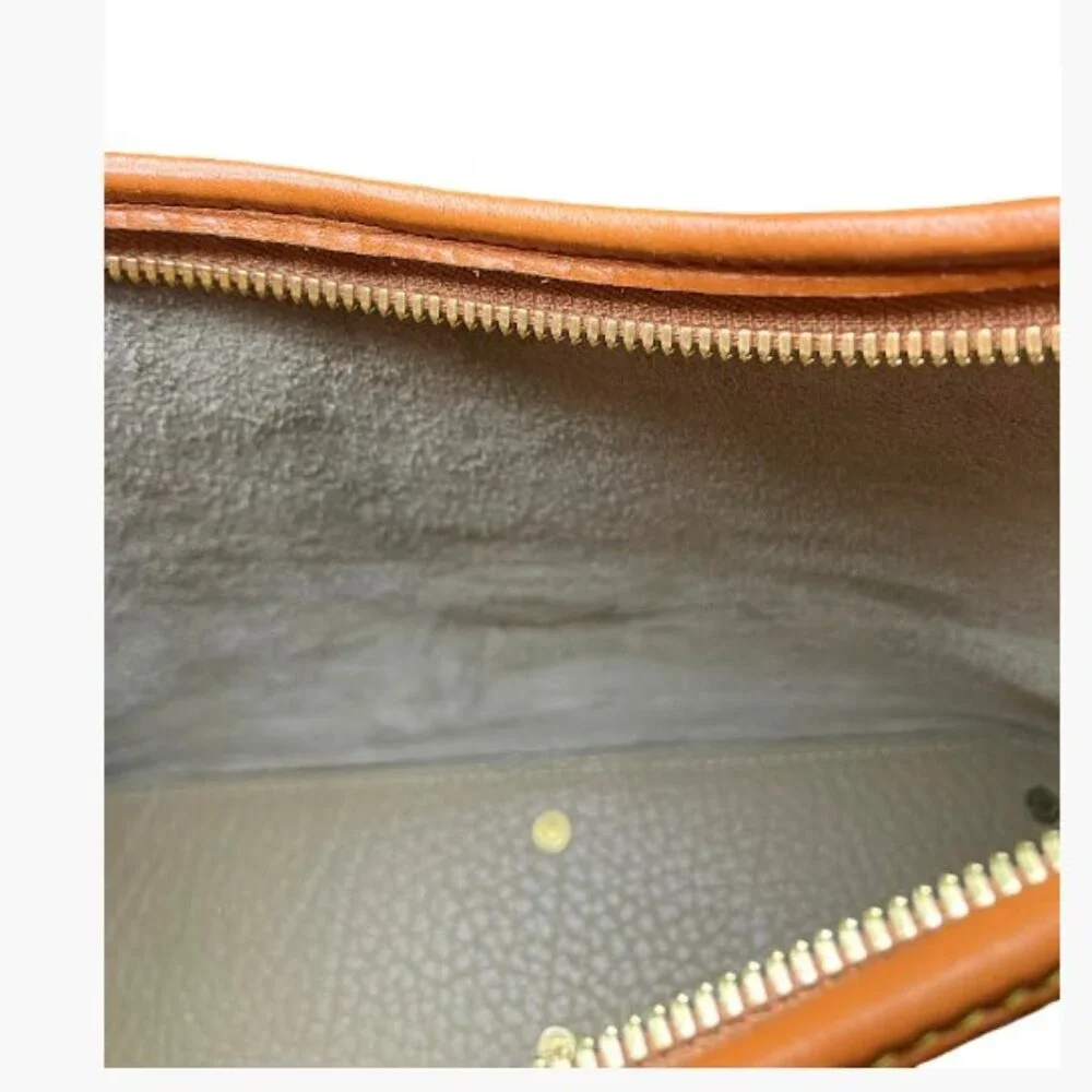 Dooney & Bourke Hobo Shoulder Bag Vintage Light/Med Taupe Pebbled Leather EUC